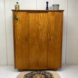 J`60 vintage kledingkast