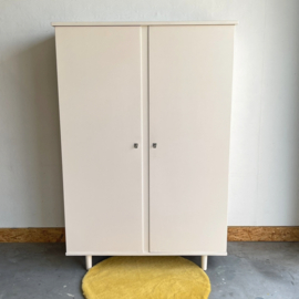 Kinderkamer kledingkast