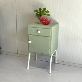 Groen vintage nachtkastje