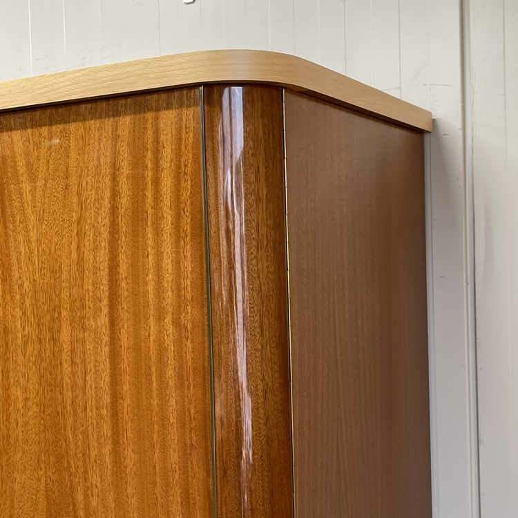 Vintage kledingkast gloss 3 deurs
