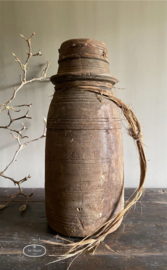 Oud houten pot kruik