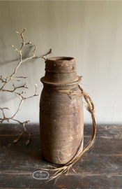 Oud houten pot kruik
