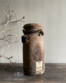 Oud houten pot kruik