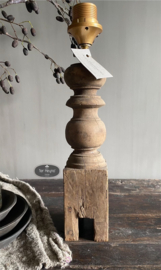 Houten balusterlamp Aura Peeperkorn
