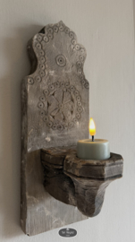Oud houten wand kandelaar