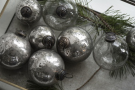 Zakje met 8 Christmas ornaments mini Silver
