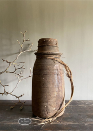 Oud houten pot kruik