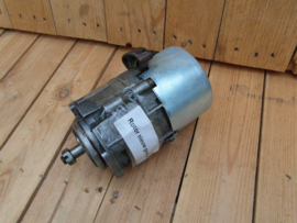 GEBRUIKTE Dynamo generator (alternator) G-424 12V URAL DNEPR met een nieuw gewikkelde rotor