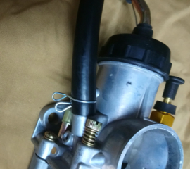 Slangklem voor rubberen benzineslang veermodel 12mm