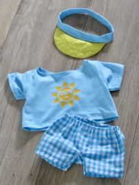 Zonneklep, shirt en korte broek v. H. Bobbi