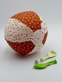 Hoes | Ballonhoes | Ballonbal | Ballon cover  + 2 ballonnen en belletje
