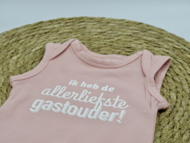 Romper met tekst "allerliefste gastouder"