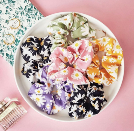 Scrunchie Daisy