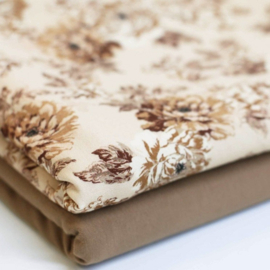 Tricot Artistiek Bloem Beige