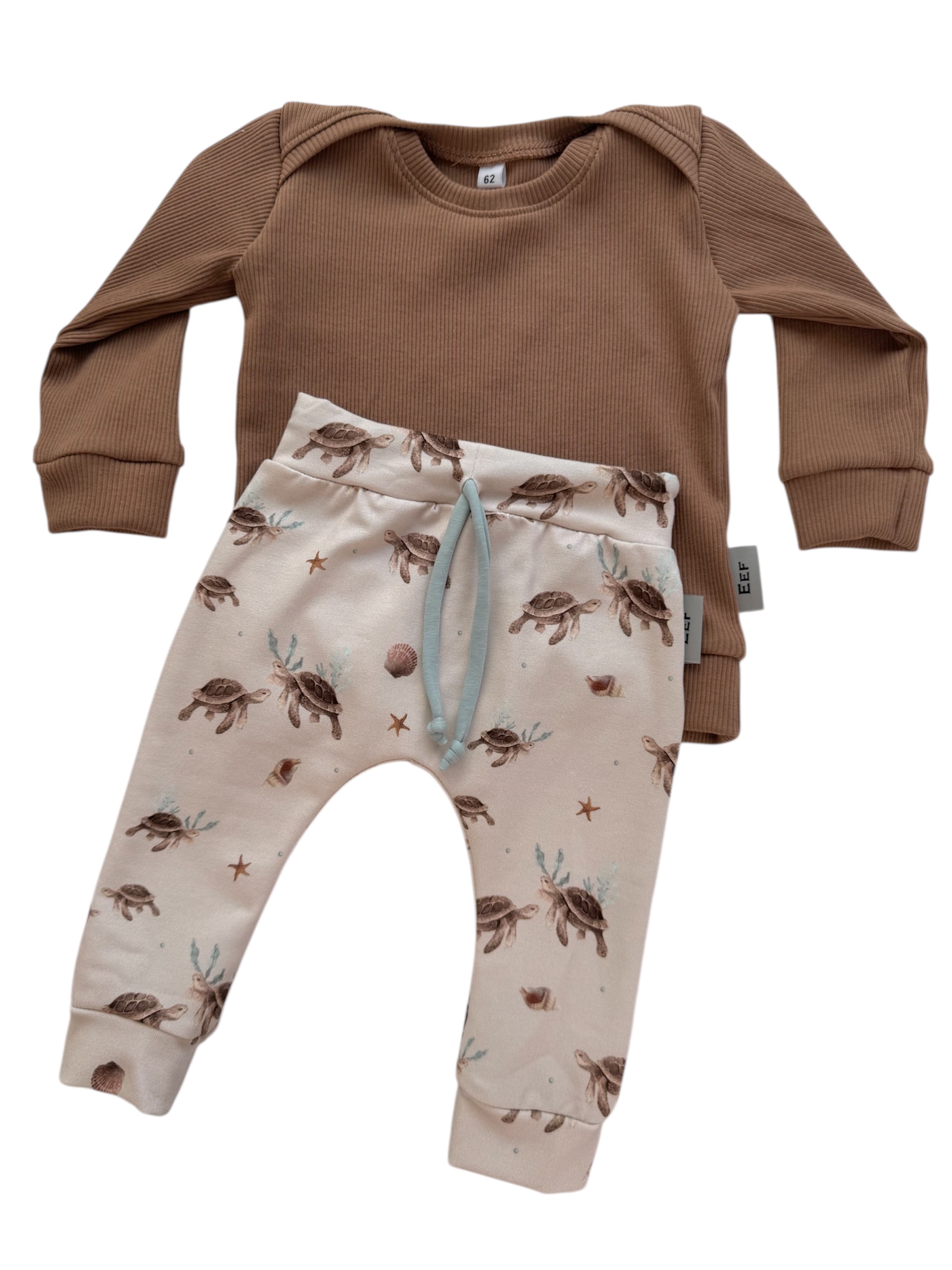 Newborntruitje ‘Ribtricot Camel’