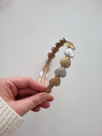 Beige diadeem met gouden + zilveren hartjes