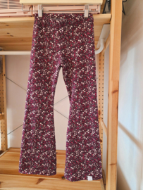 Broekje - burgundy bloemetjes