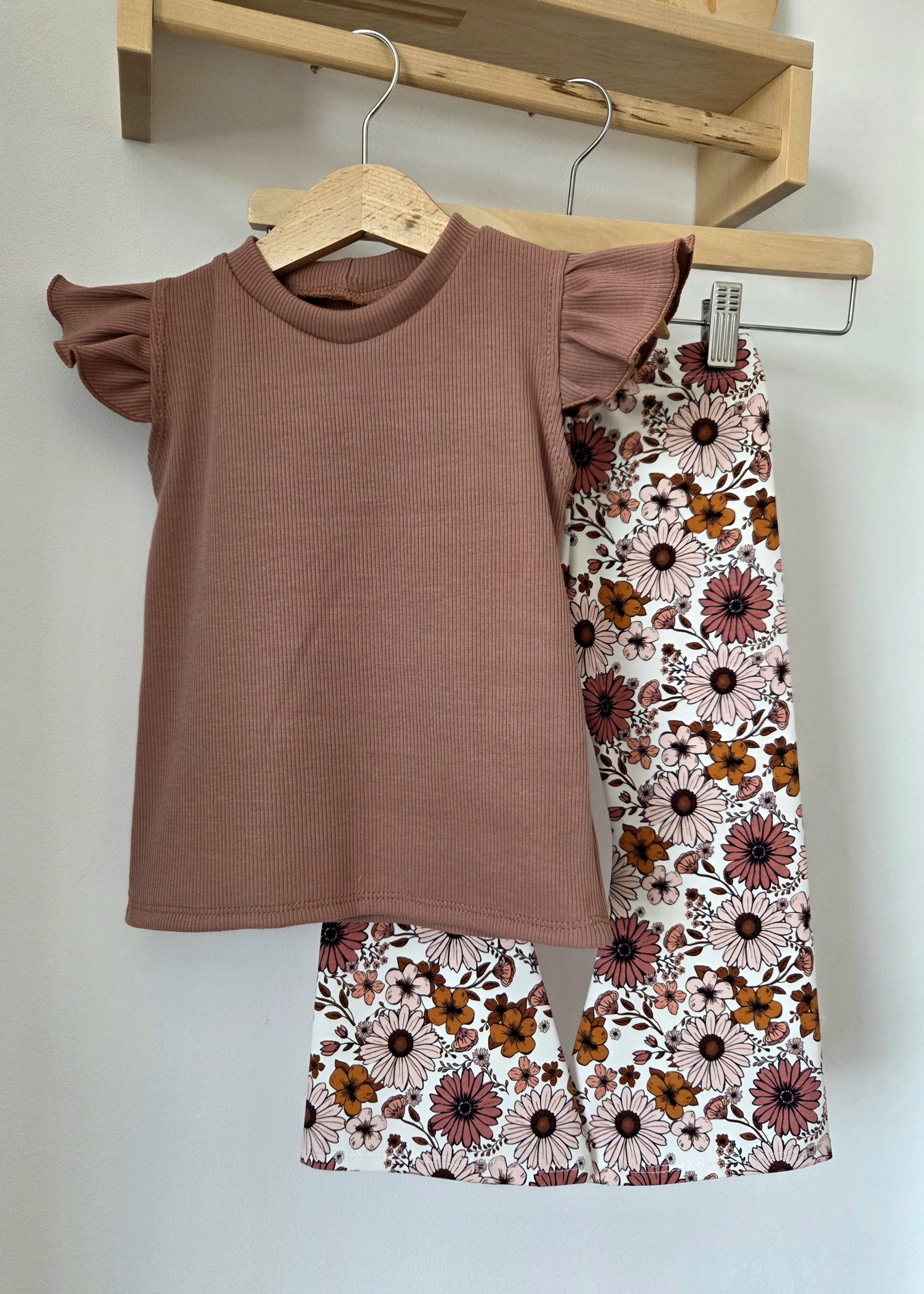 Mouwloos ruffle top - rib klei roze