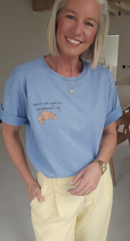 SUNDAYS ARE FOR CROISSANTS cotton T-shirt blue