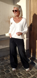 LEO HEART knit off-white