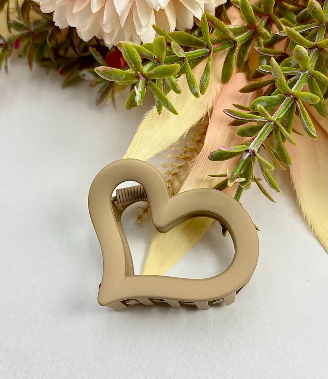 HEART hair clip beige small