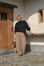 PIPPA flowy wide leg pants taupe curvy line