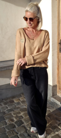 LEO HEART knit camel