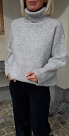 SNUGGLE loose turtleneck knit softer grey