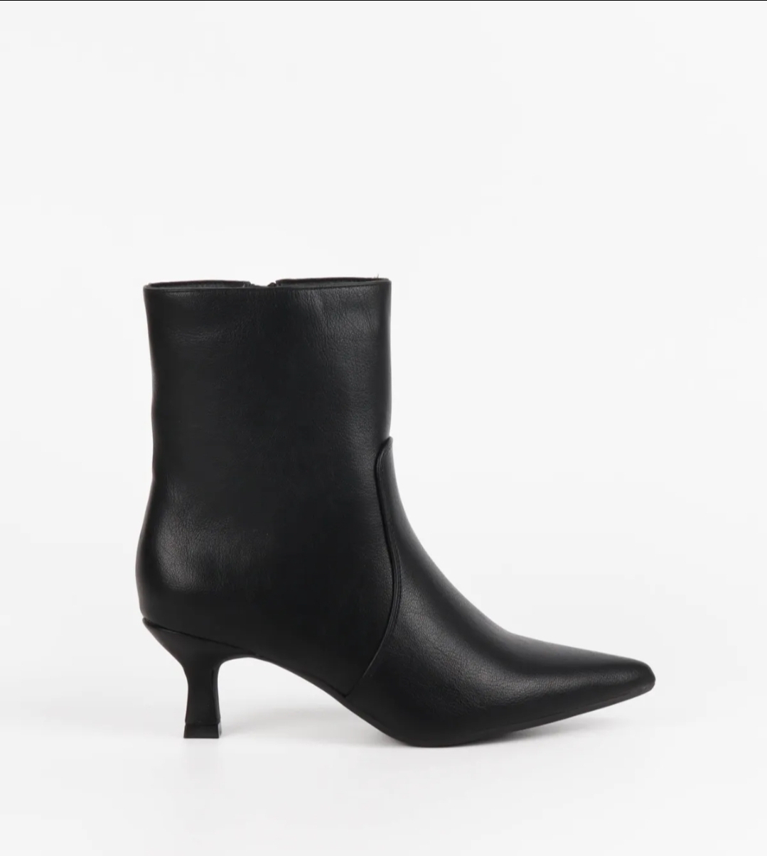 GILDE short boots black