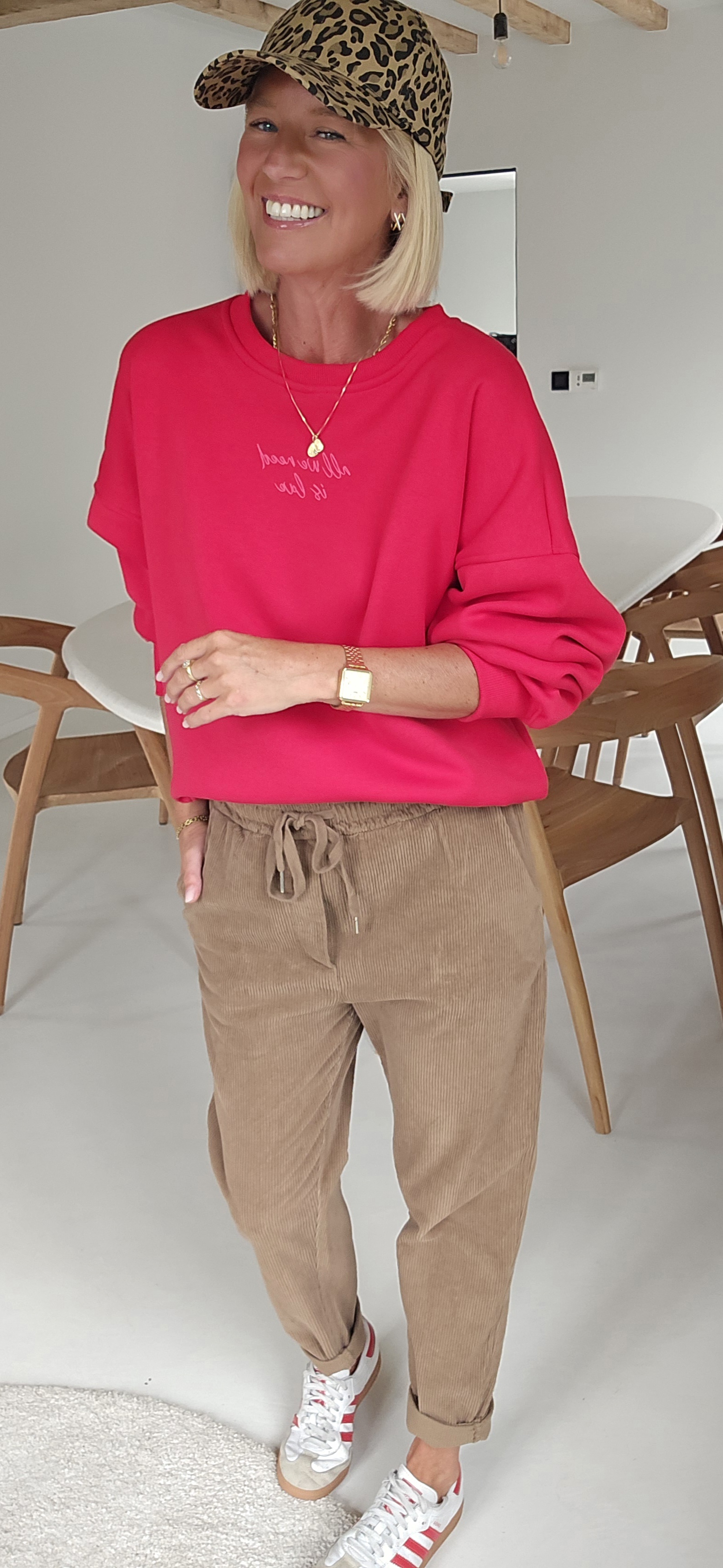 ALL WE NEED IS LOVE sweatshirt red