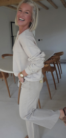 SUNDAYS ARE FOR CROISSANTS cotton sweatshirt beige