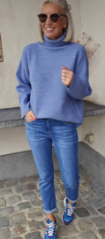 SNUGGLE loose turtleneck knit jeans blue