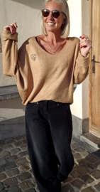 LEO HEART knit camel