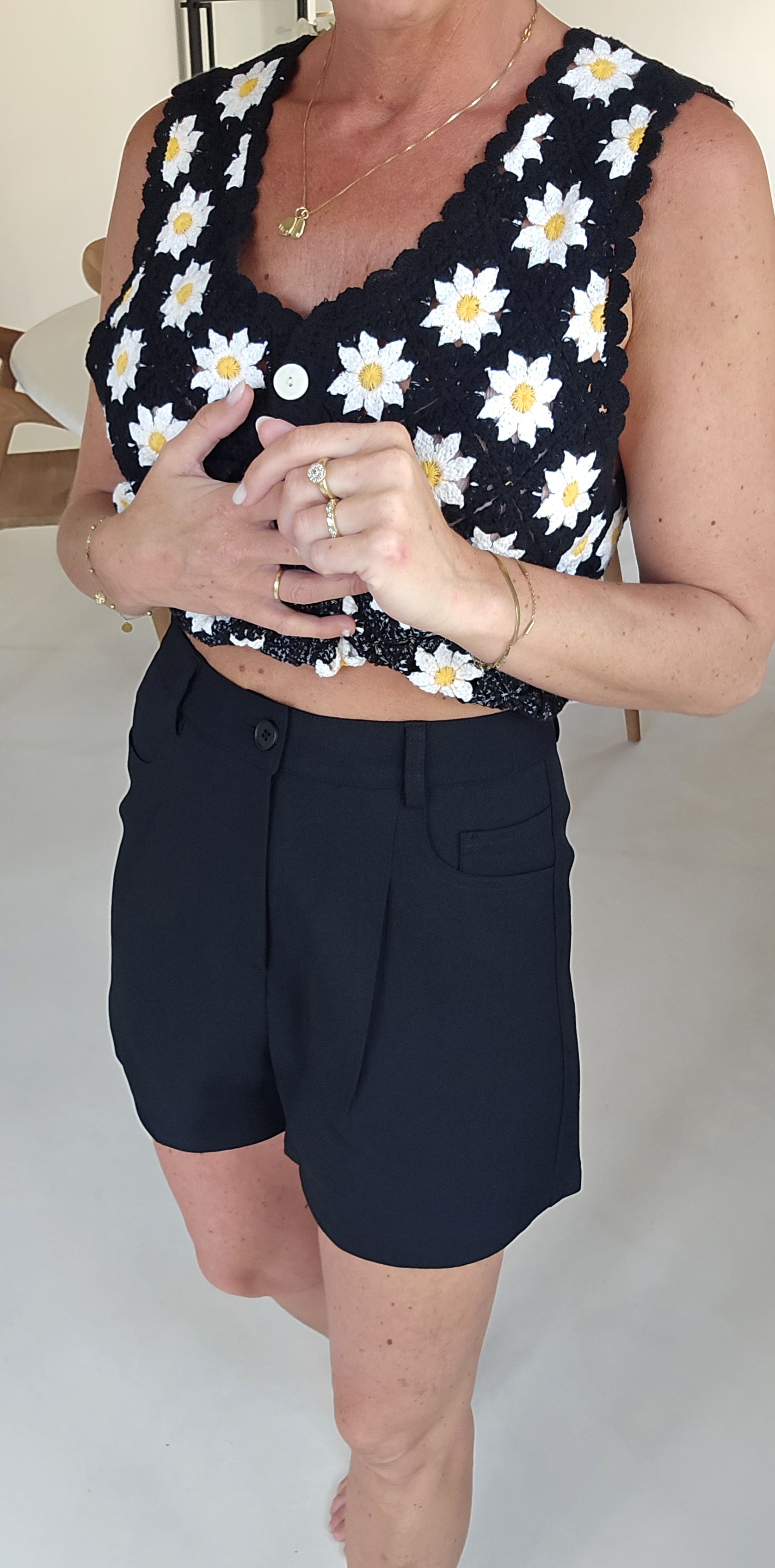 TOLLIA tailored shorts black with belt