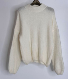 SANTIE soft crewneck knit off-white