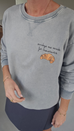 SUNDAYS ARE FOR CROISSANTS cotton sweatshirt grey