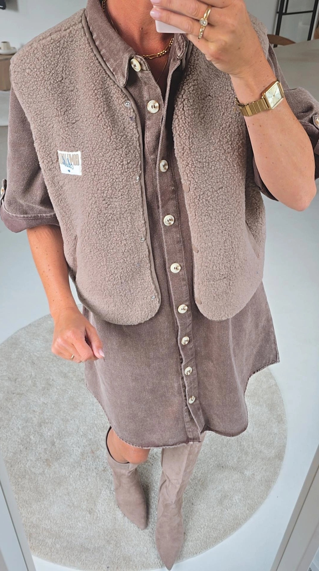 SIL 2 sleeveless teddy jacket taupe