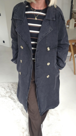 DAHNÉ maxi trench coat black jeans