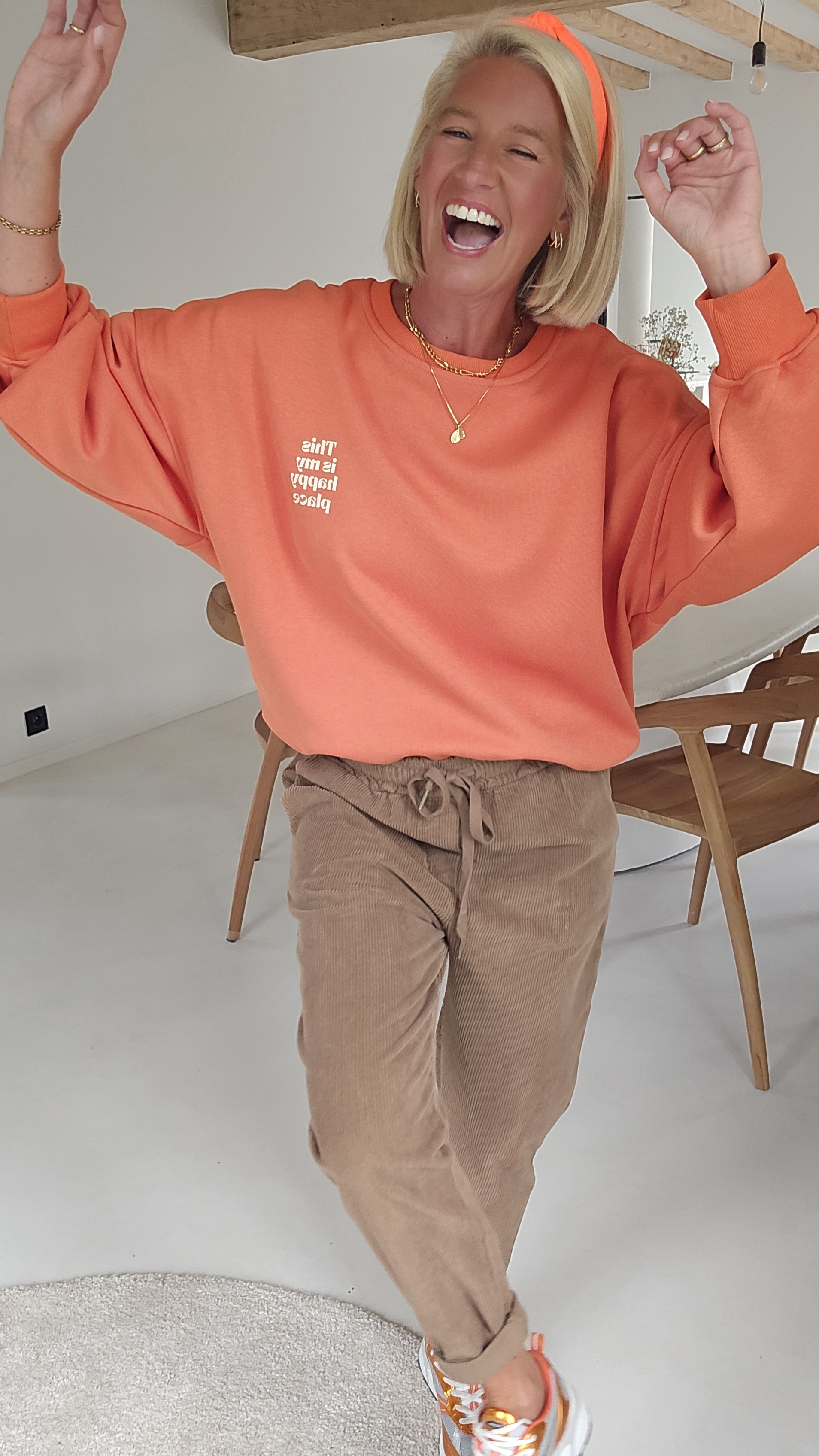 THIS IS MY HAPPY PLACE sweatshirt orange