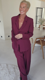 CHRISTINA suit burgundy
