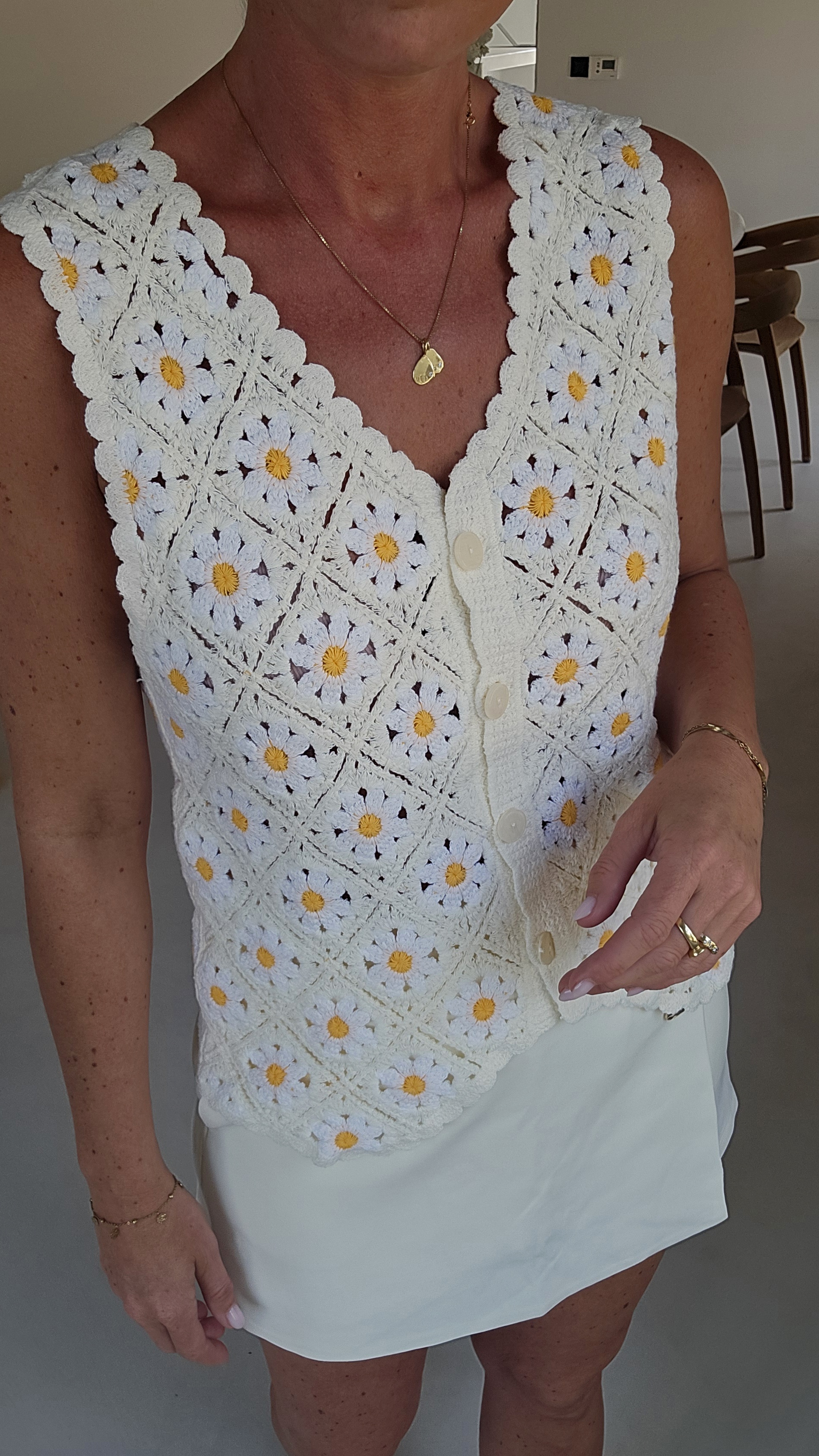 DAISIES crochet gilet ecru
