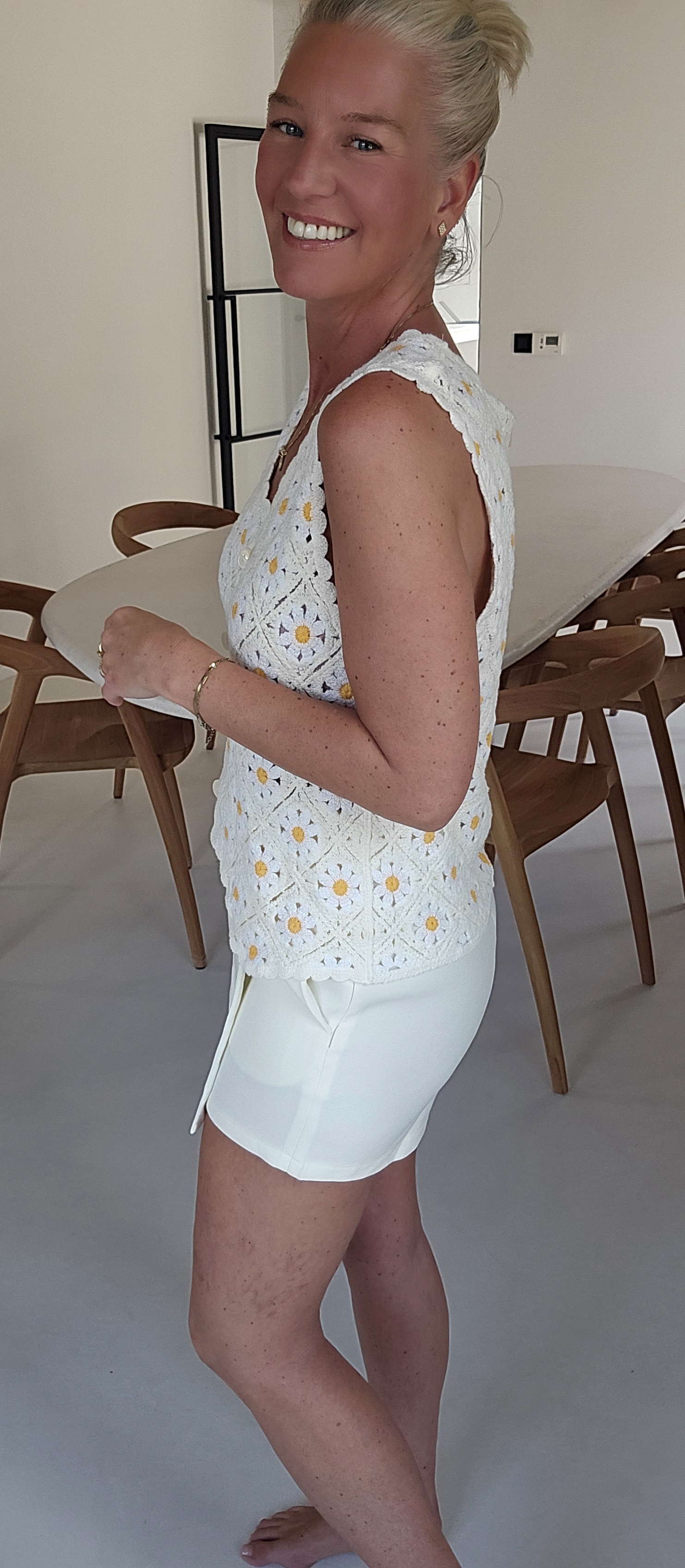 DAISIES crochet gilet ecru