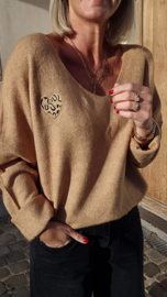 LEO HEART knit camel