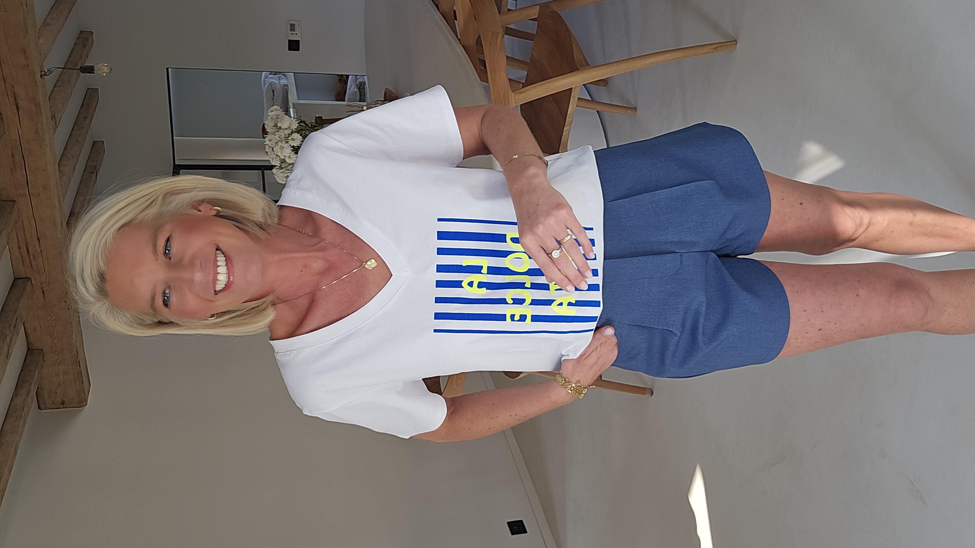 LA DOLCE VITA cotton tee kobalt blue neon yellow