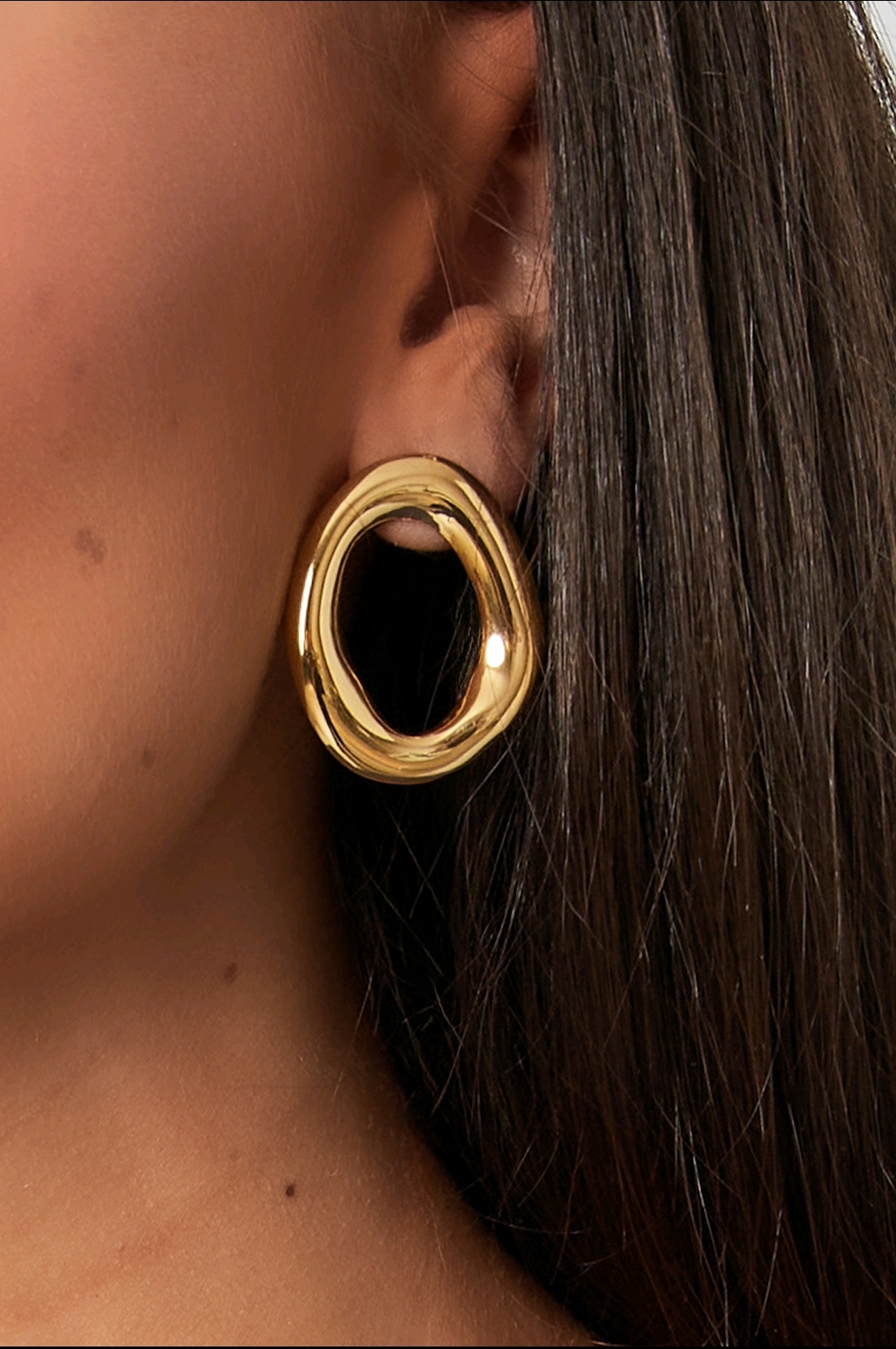 IRREGULAR OVAL 2 ear studs gold