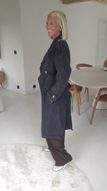 DAHNÉ maxi trench coat black jeans
