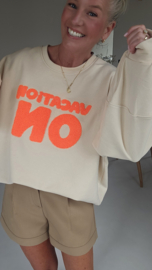 VACATION ON sweatshirt beige