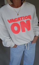 VACATION ON sweatshirt white