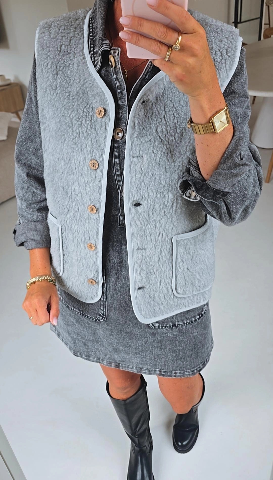 MILA sleeveless teddy jacket soft grey