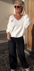 LEO HEART knit off-white
